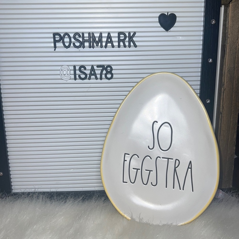 RAE DUNN SO EGGSTRA Plate.